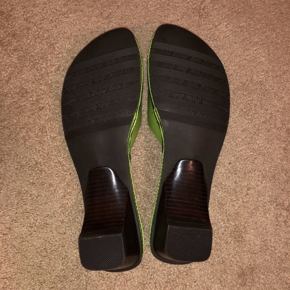 ‼️SOLD‼️green y2k slip on heels - Picture 2 of 3